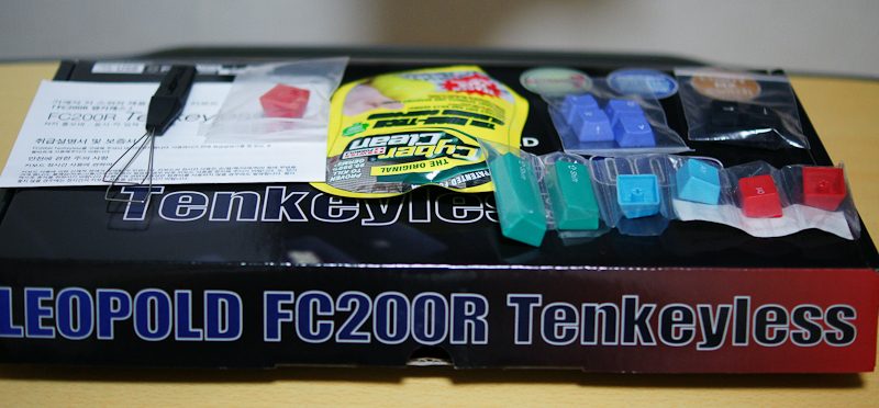 DSC02681.jpg : FC200R 텐키 블랙 한글 백축 + 이벤트키캡 포함
