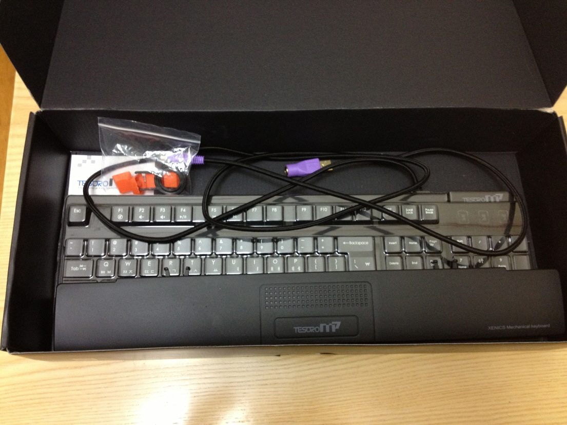 크기변환_IMG_1238.JPG : 마제스터치2 닌자 적축, tesoro M7 Gaming SE Brown 갈축 판매합니다.