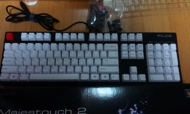 20120802_224138.jpg : 마제2 청축 & KBT 104 PBT KEYCAP - White (104키 지원) +RGB 키켑+팜레스트 팝니다.