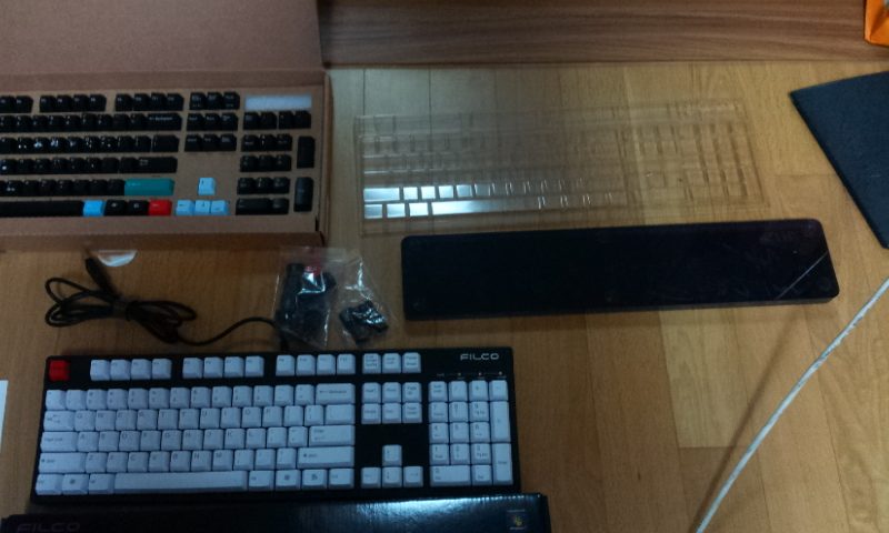 20120802_224220.jpg : 마제2 청축 & KBT 104 PBT KEYCAP - White (104키 지원) +RGB 키켑+팜레스트 팝니다.
