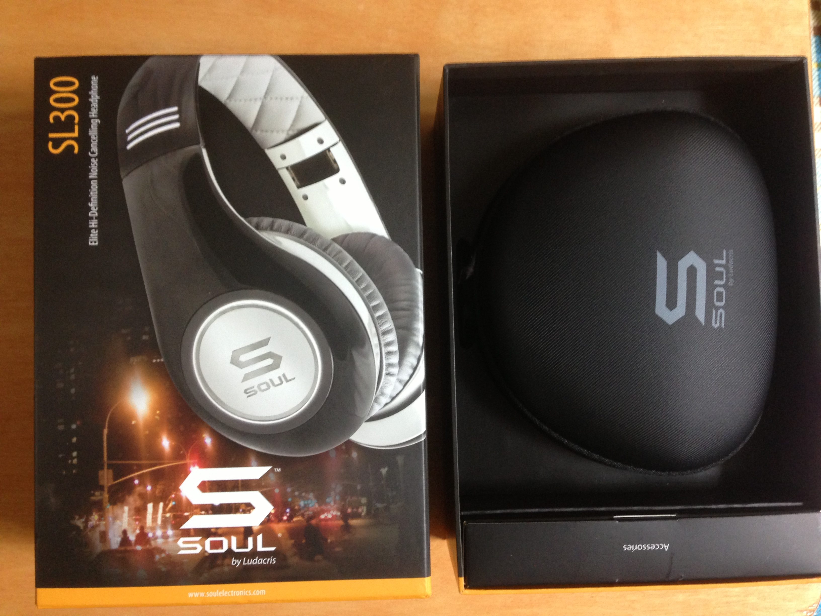 IMG_7592.JPG : SOUL SL300검흰 헤드폰 판매 합니다.