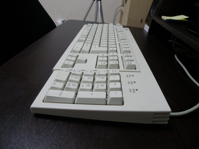 크기변환_P3110034.JPG : IBM 넷피니티 KB-7353 타일랜드산 화이트 판매 합니다.