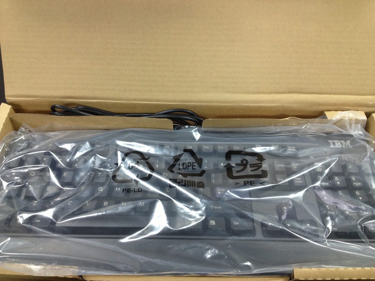 P20130124_102749623_DC21275F-F808-4450-9B36-6C63F3EF38D5.JPG : 해피해킹라이트2 usb, ibm sk-8825 팝니다. 3만원 1만원
