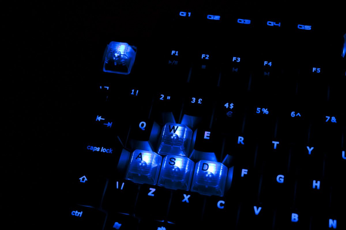transparent-keys-wasd-esc.jpg