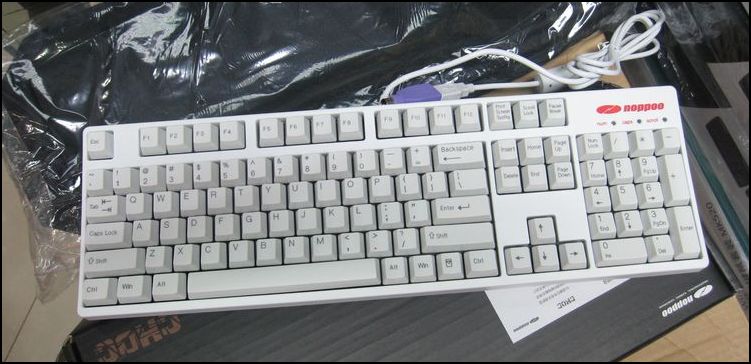 Noppoo_000_Noppoo_Costar_White.JPG