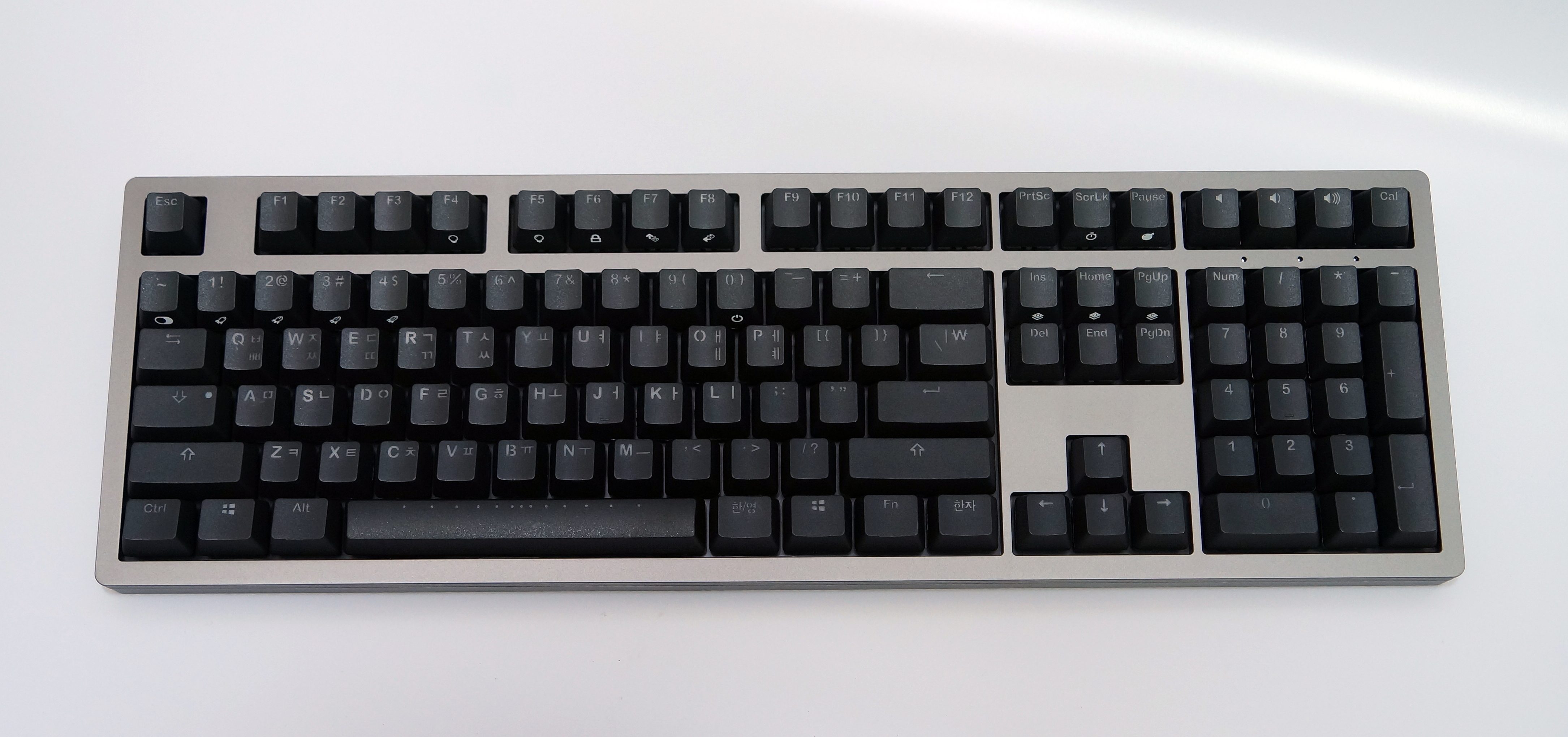 gray_fulll.jpg