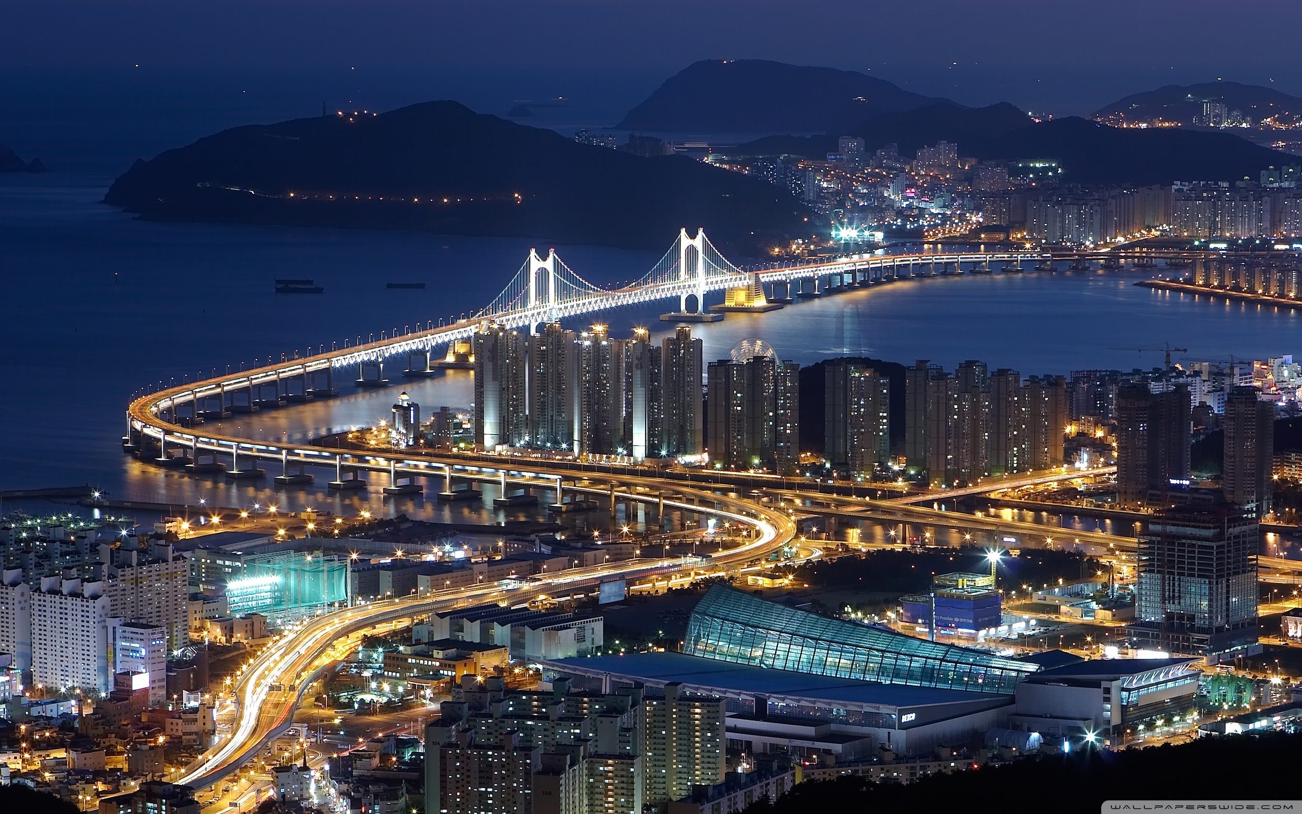 bridge.jpg : 바탕화면이에요. 제가 살던 동네
