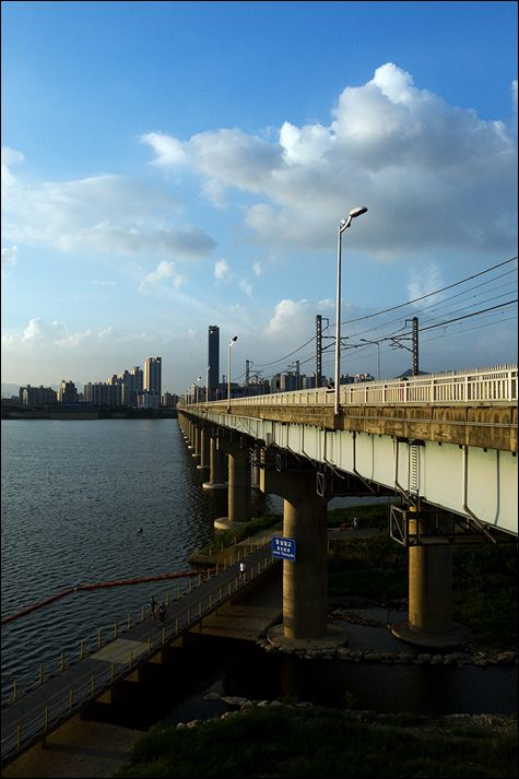 1255778284.jpg