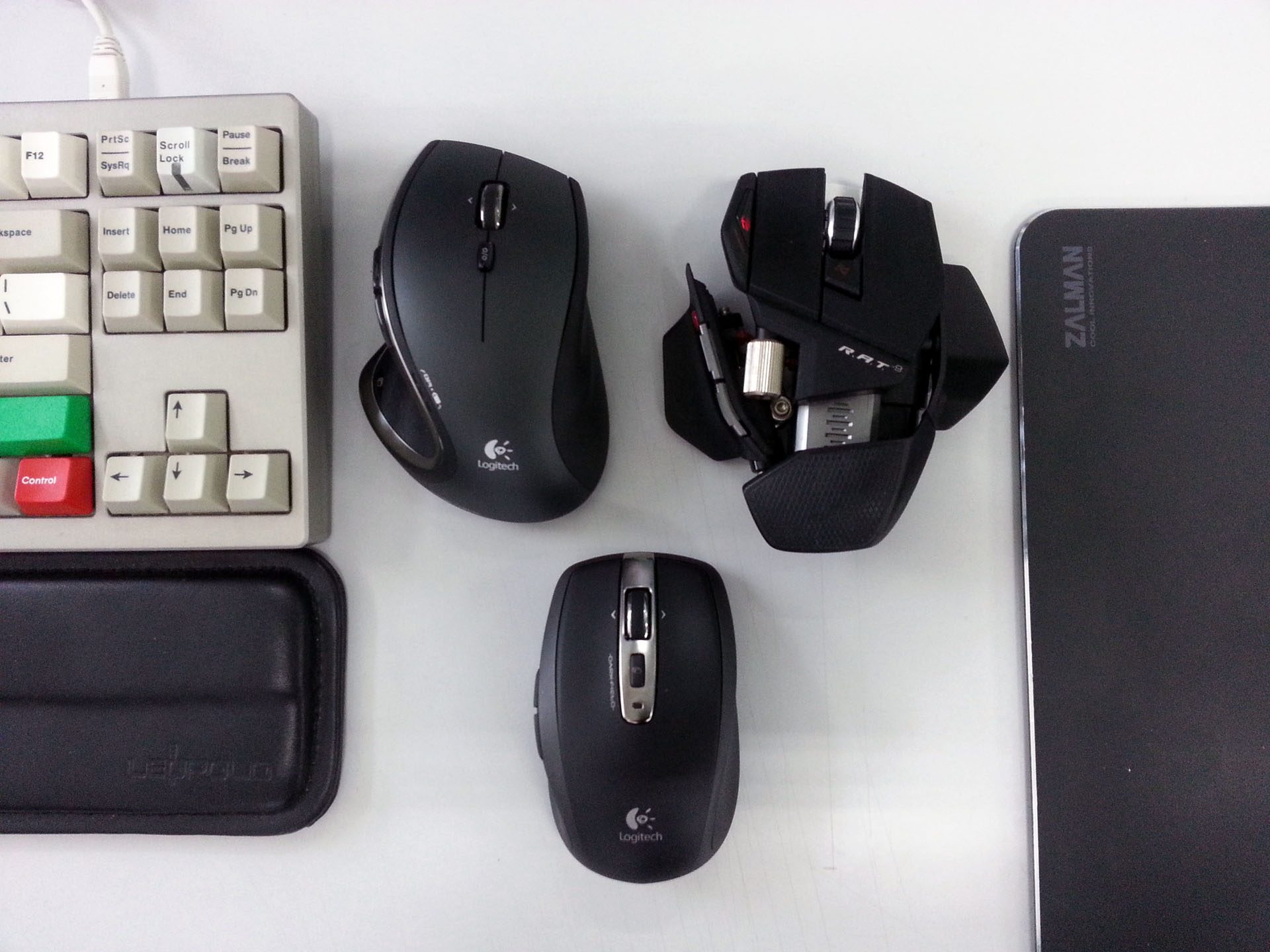 mouse_1.jpg : CYBORG RAT9, Logitech M905, M950 3종 사용기 mouse_1.jpg : CYBORG RAT9, Logitech M905, M950 3종 사용기